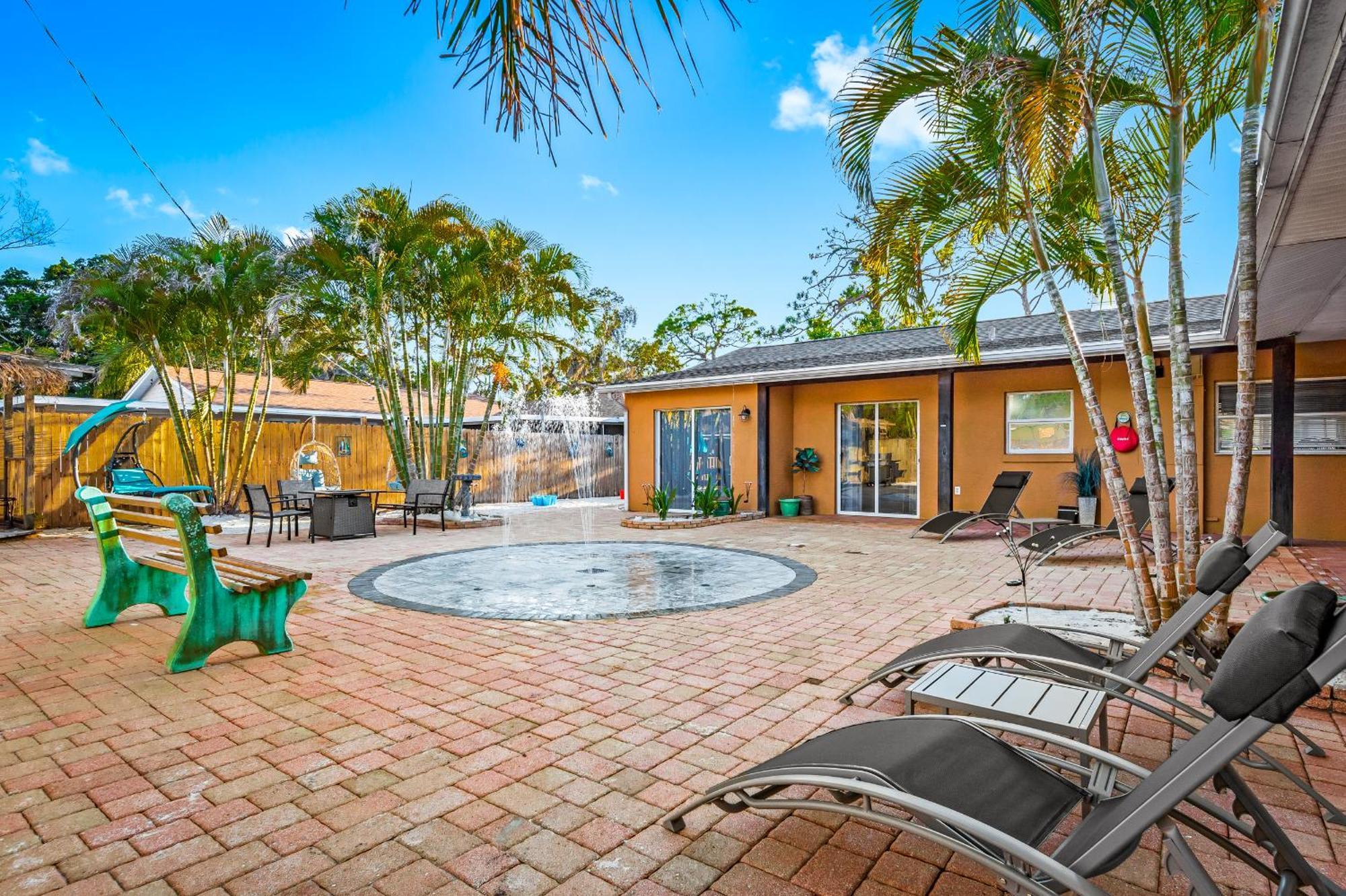 Coastal Villa W Amazing Courtyard - Splash Pad! Сарасота Экстерьер фото